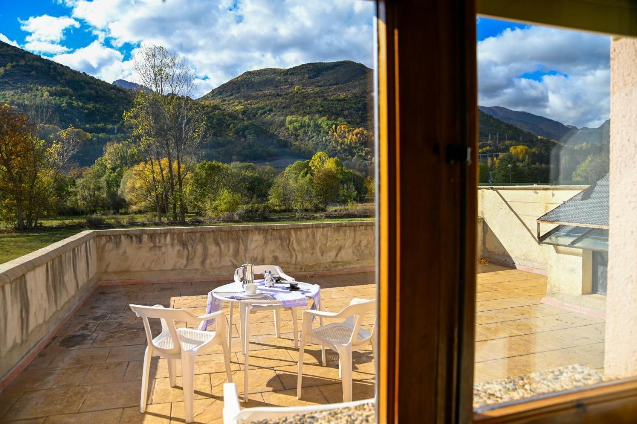 Casa Guineu Appartement Esterri d'Àneu Buitenkant foto